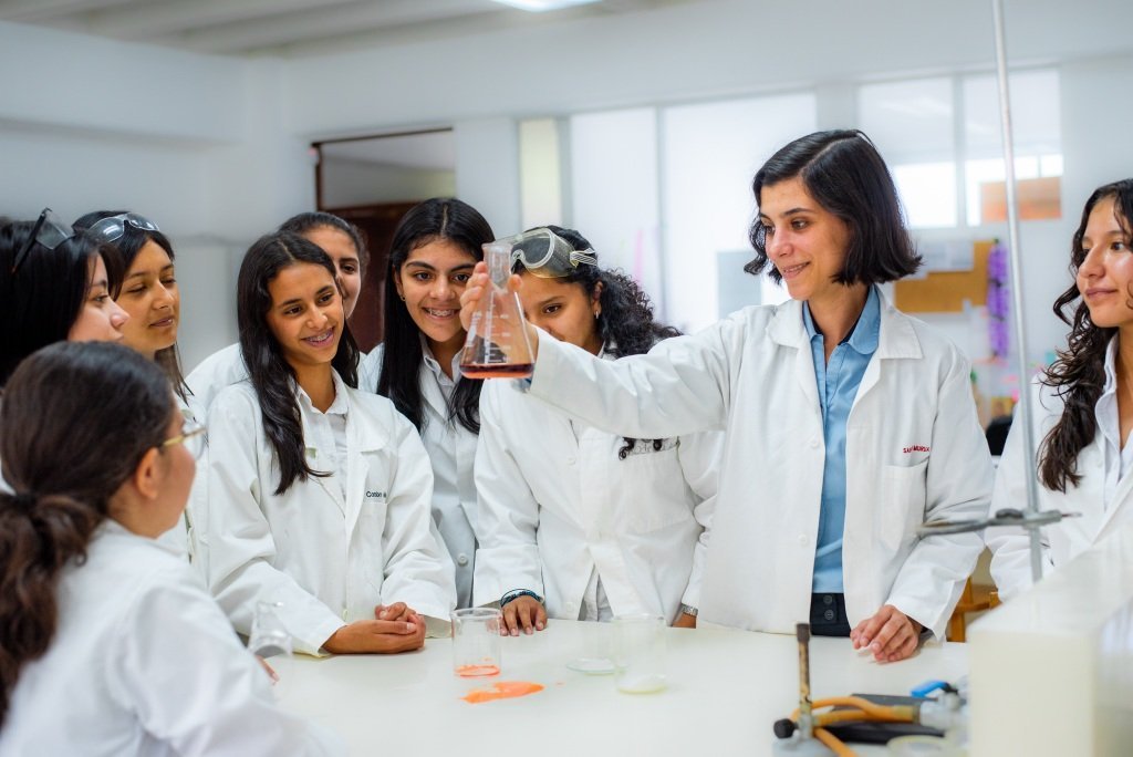 Convenios con universidades con Colegios APDE